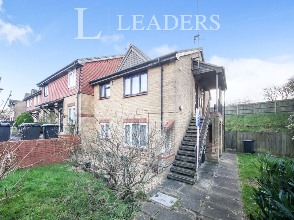 Studio to rent in Coverdale, Luton LU4, £800 pcm Zoopla