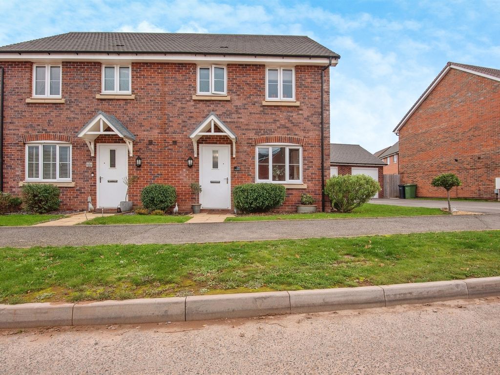 3 bed semidetached house for sale in Swaledale Road, Kingstone