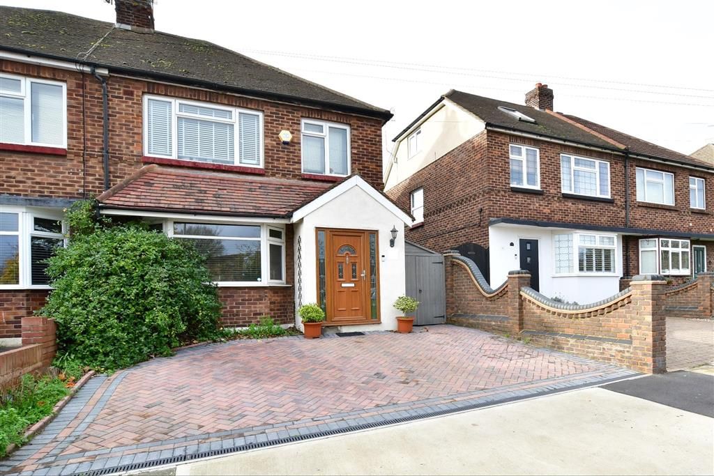 3 bed semidetached house for sale in Bevan Way, Hornchurch, Essex RM12