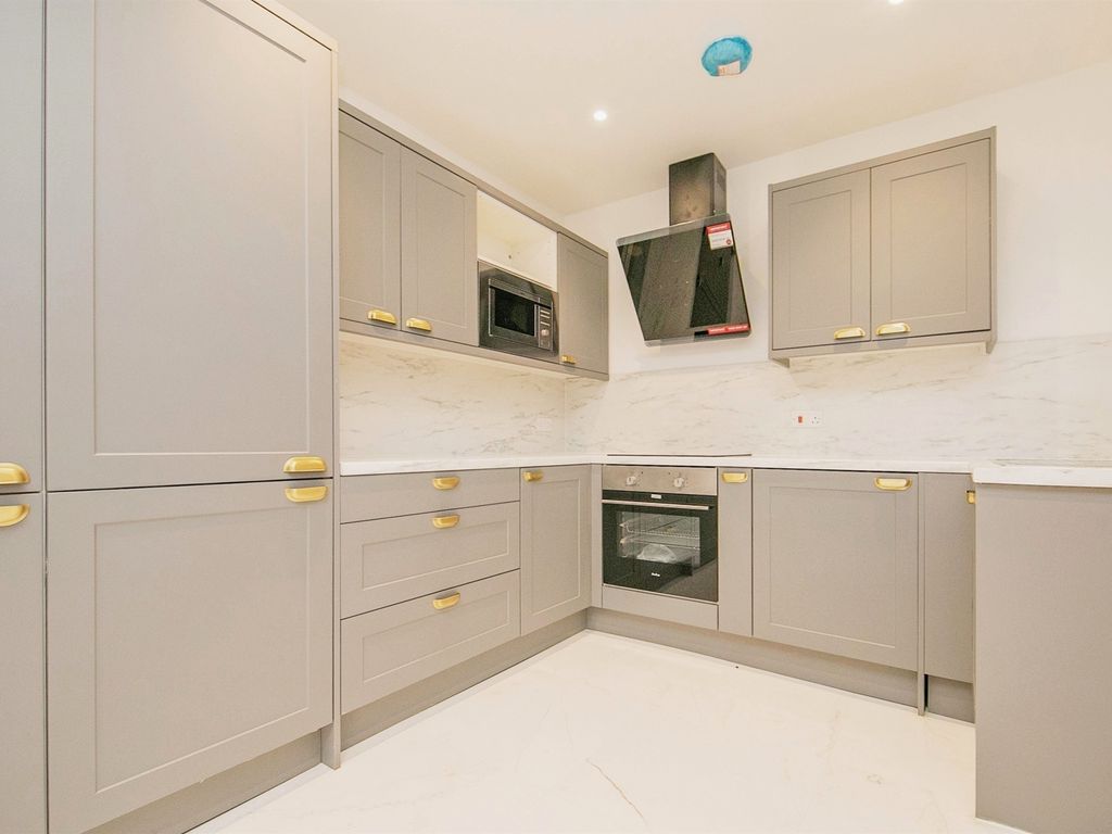 3 bed end terrace house for sale in Leopold Road, Ipswich IP4, £250,000