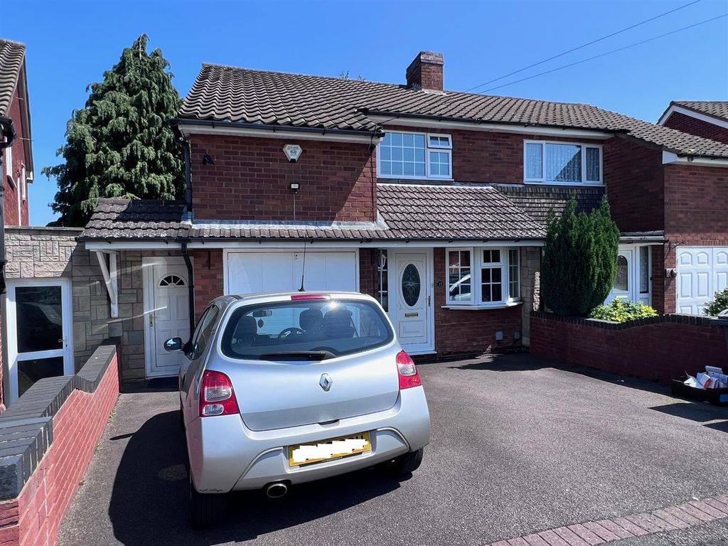 3 bed semidetached house for sale in Ipswich Crescent, Great Barr, Birmingham B42, £269,950