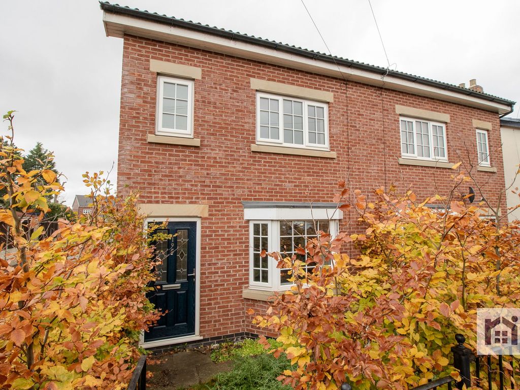 4 bed semidetached house to rent in Chapel Lane, Longton PR4, £1,000