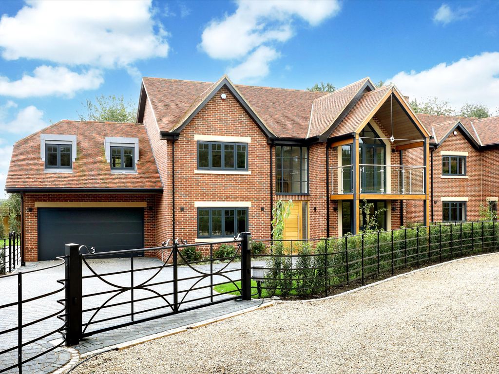 5 bed detached house for sale in Greys Green, Rotherfield Greys, Henley