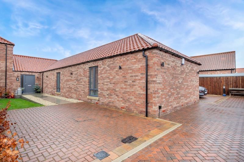 3 bed bungalow for sale in Plumtree Court, Nort Leverton, Retford DN22, £475,000 Zoopla