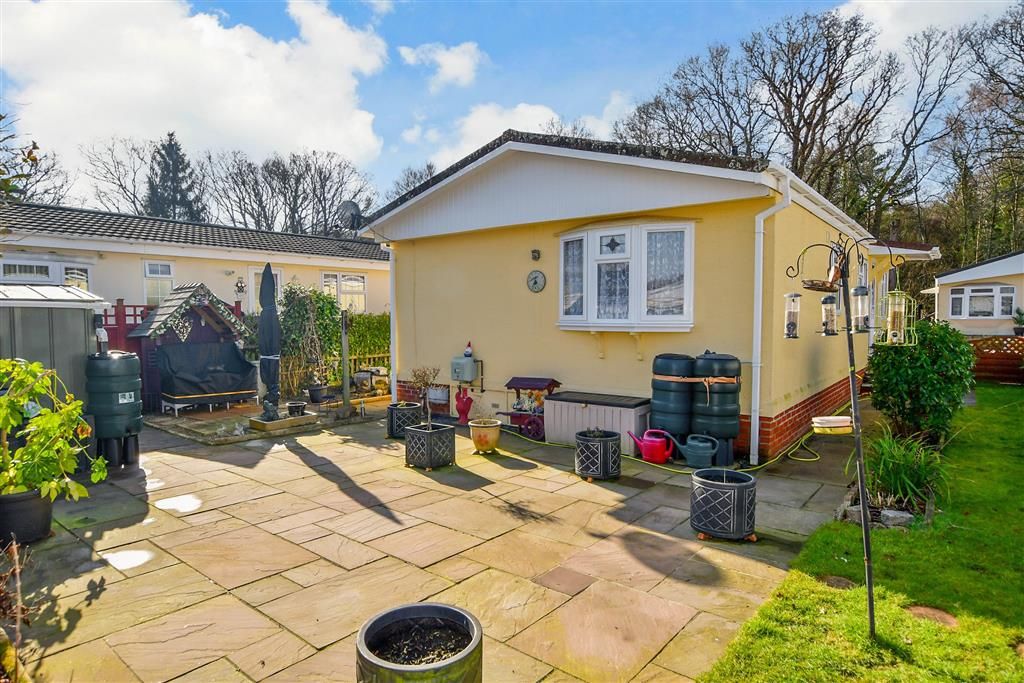 3 bed mobile/park home for sale in Whitehill Park Bordon, Whitehill