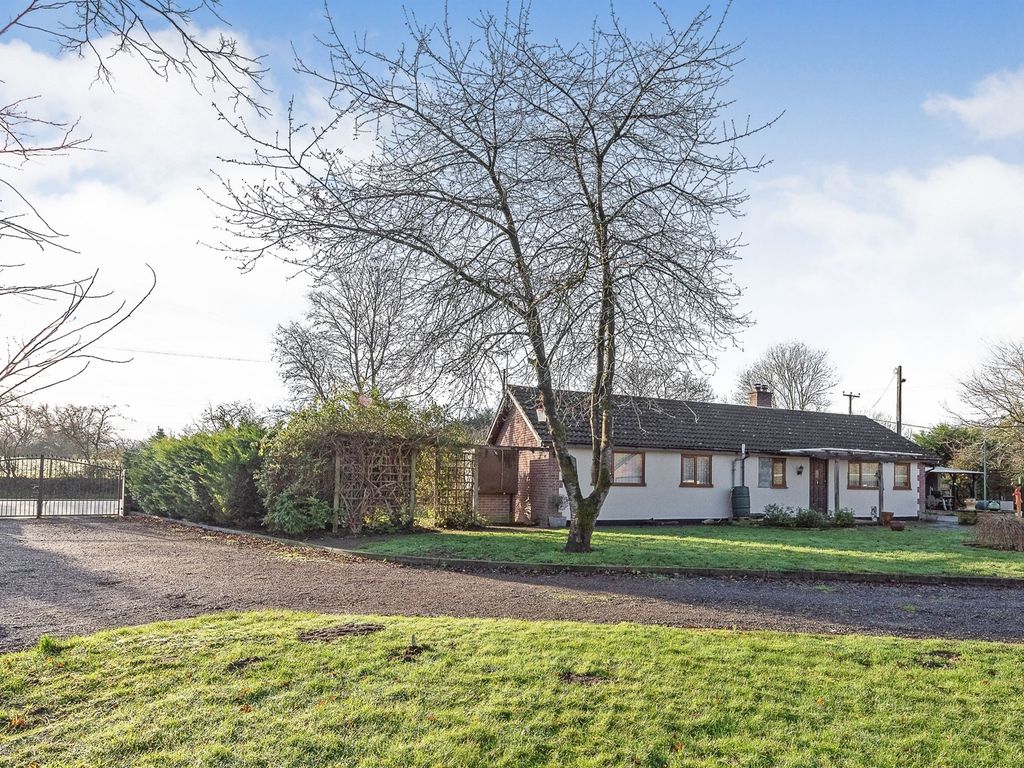 3 bed detached bungalow for sale in Fen Lane, Garboldisham, Diss IP22
