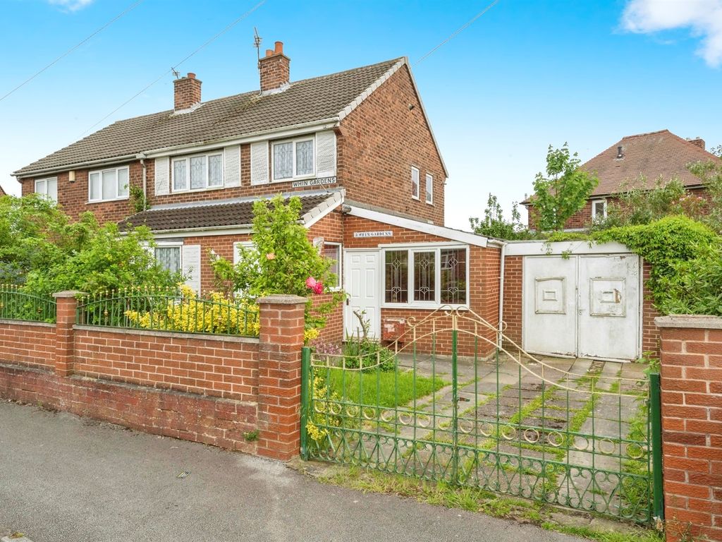 3 bed semidetached house for sale in Whin Gardens, Thurnscoe