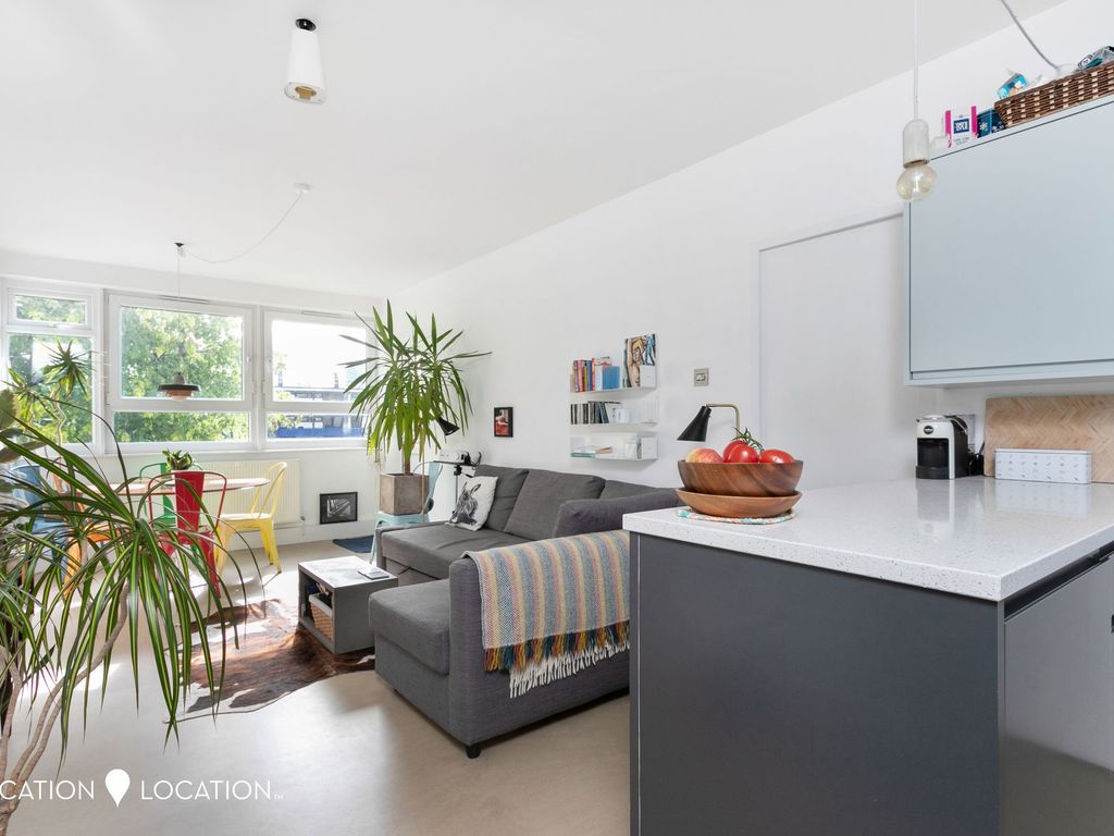 2 bed flat for sale in Arden Estate, Macbeth House Arden Estate N1, £