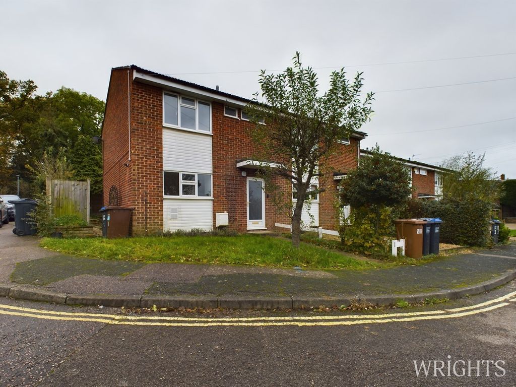 3 bed end terrace house for sale in Glebe Close, Essendon, Hatfield AL9