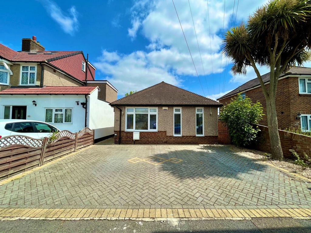 3 bed bungalow for sale in Cumberland Avenue, South Welling, Kent DA16