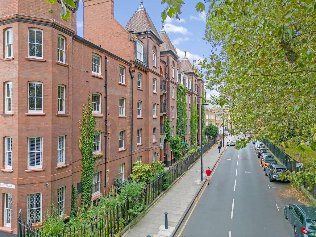 1 bed flat for sale in Dunstan Houses, Stepney Green, London E1, £395,000 Zoopla
