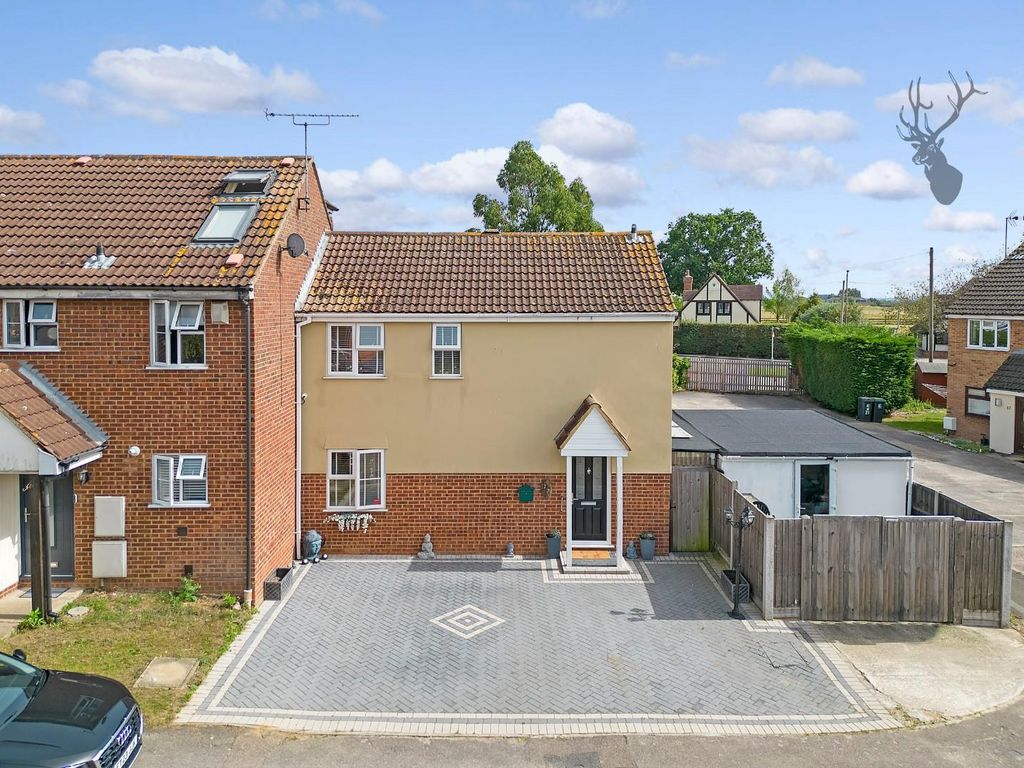 3 bed end terrace house for sale in Cunningham Rise, North Weald