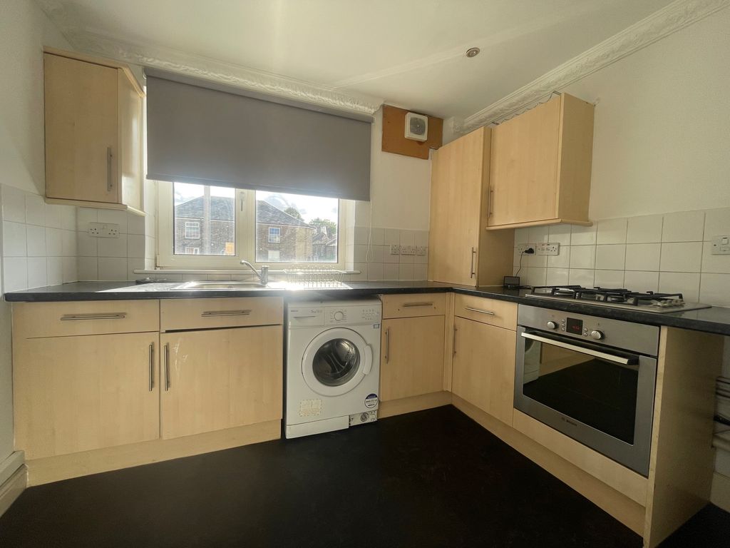 4 bed flat to rent in Dereham Road, Norwich NR2, £1,400 pcm Zoopla