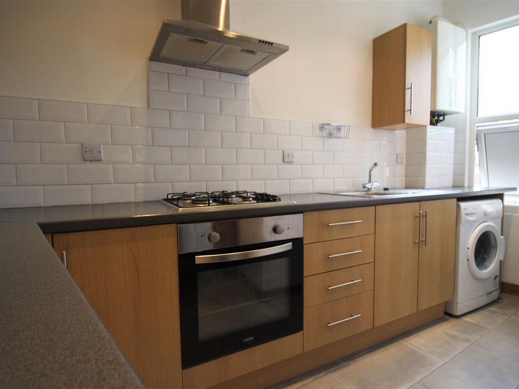 1 bed flat to rent in (All Bills Included) Lea Bridge Road, Leyton E10
