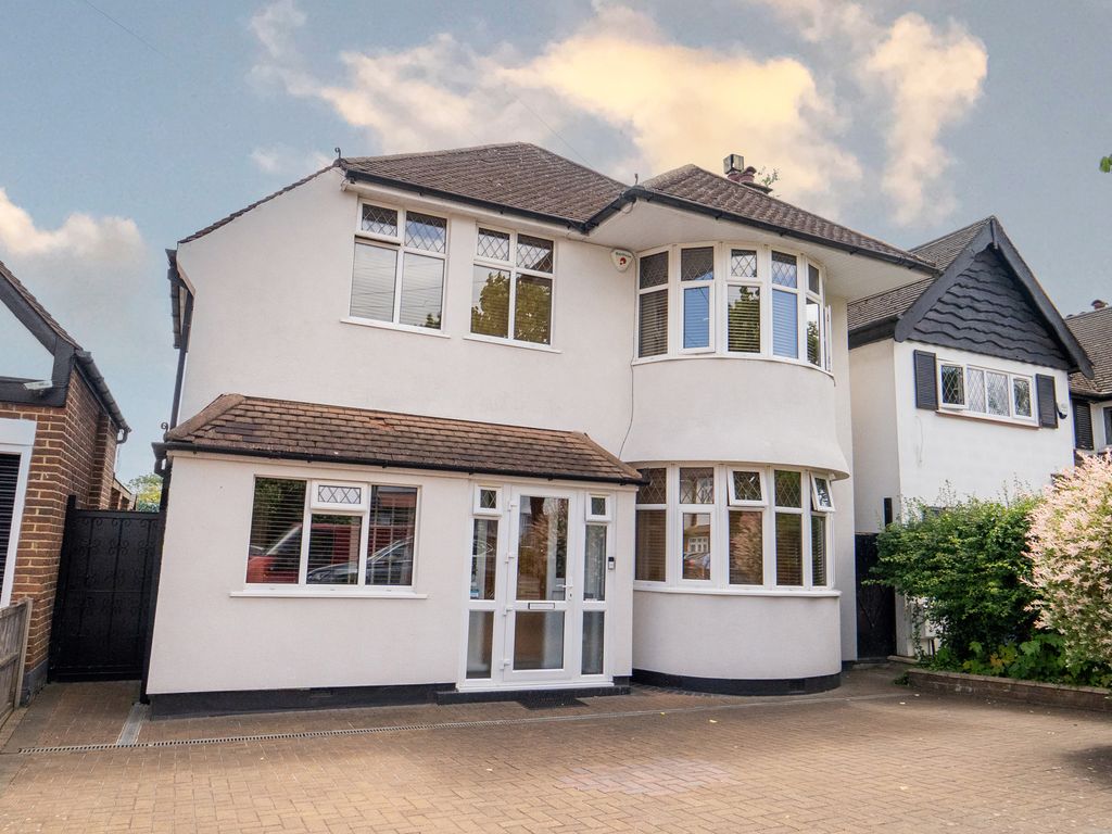 5 bed detached house for sale in Minterne Avenue, Southall UB2, £