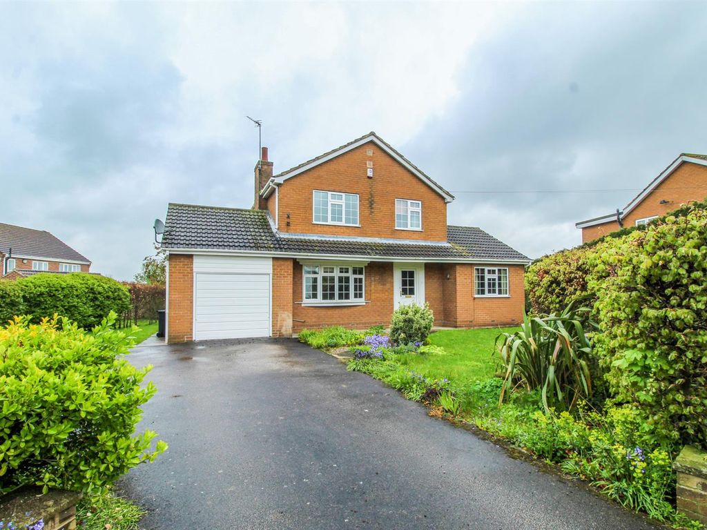 4 bed detached house for sale in Manor Farm Close, Kellington, Goole
