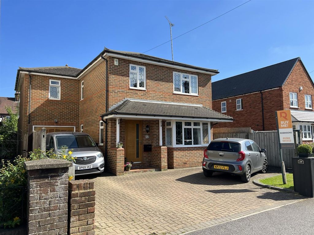 4 bed detached house for sale in Lovers Walk, Dunstable LU5 Zoopla
