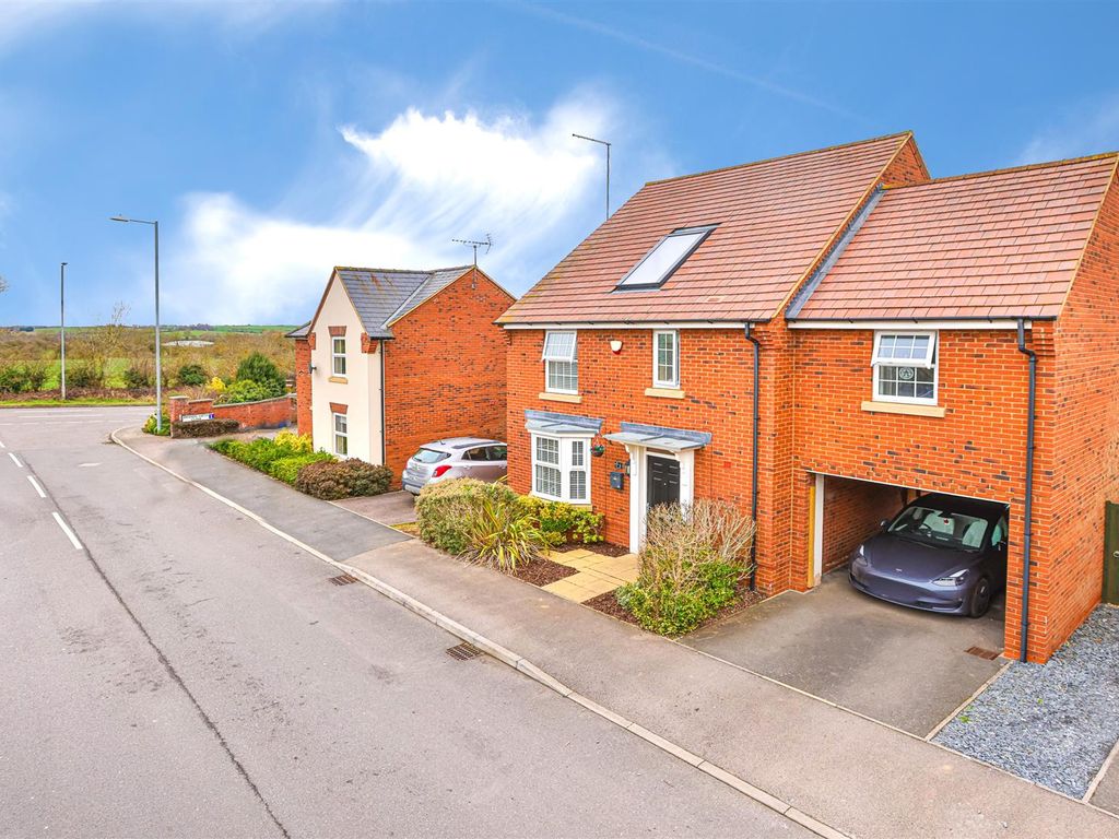 4 bed detached house for sale in Mallory Way, Burton Latimer, Burton