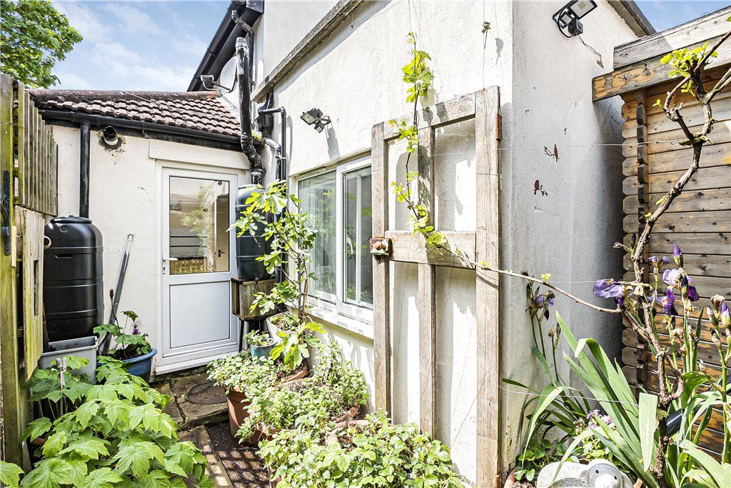 2 bed detached house for sale in Burlington Road, Thornton Heath CR7, £340,000 Zoopla