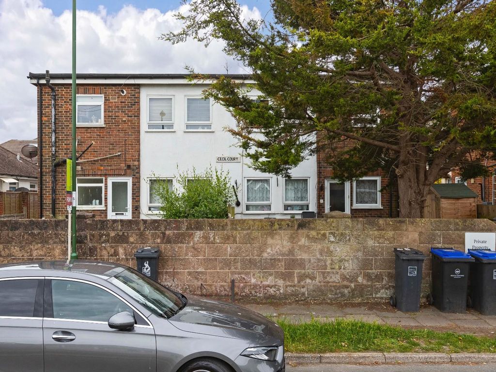 1 bed flat for sale in Cecil Road, Lancing BN15, £175,000 Zoopla