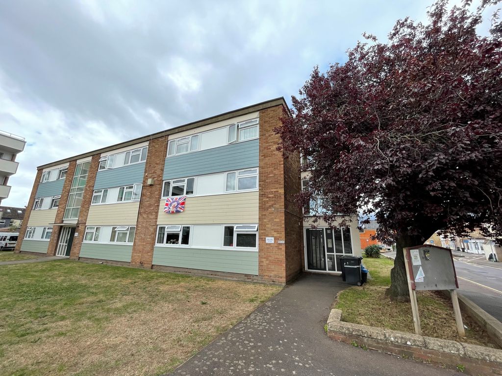 2 bed flat for sale in Duke Street, Taunton TA1 Zoopla