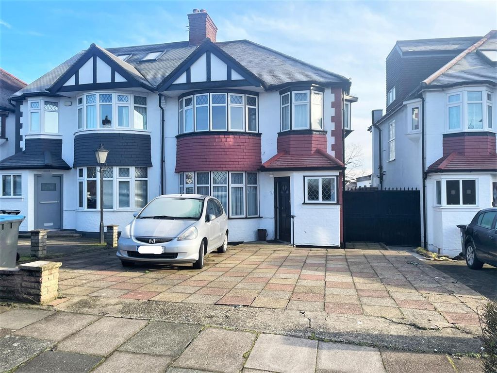 3 bed semidetached house for sale in Brycedale Crescent, Southgate N14