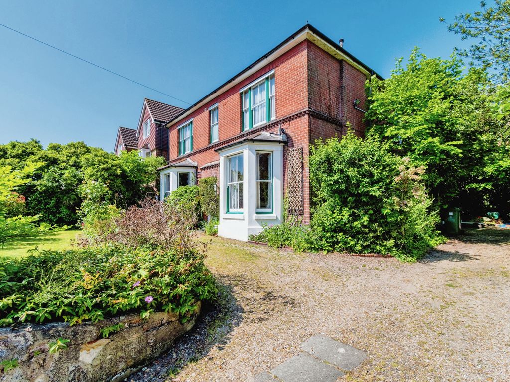 5 bed detached house for sale in Belmont Road, Southampton SO17, £