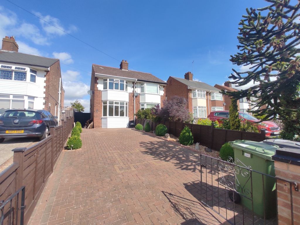 2 bed semidetached house to rent in Peterborough Road, Eye