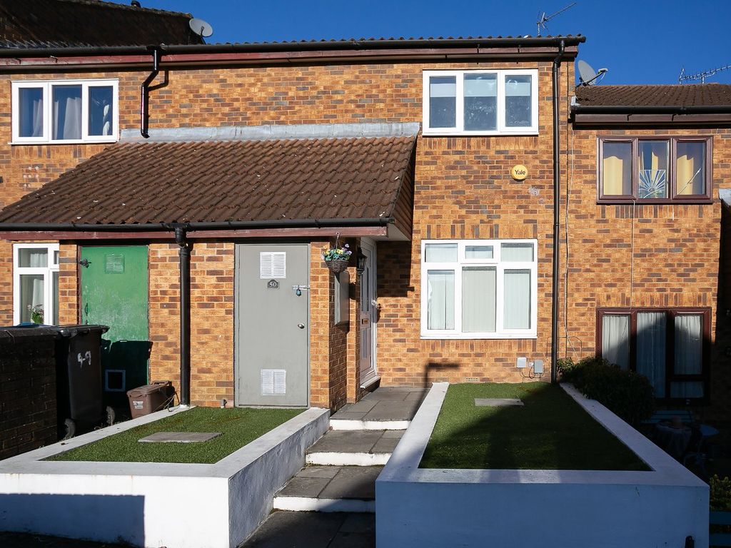 3 bed terraced house to rent in Monica Close, Watford WD24, £2,000 pcm