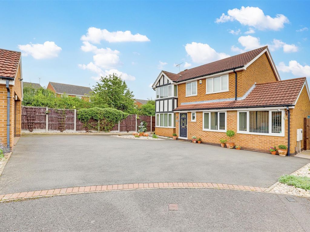 4 bed detached house for sale in Perivale Close, Nuthall