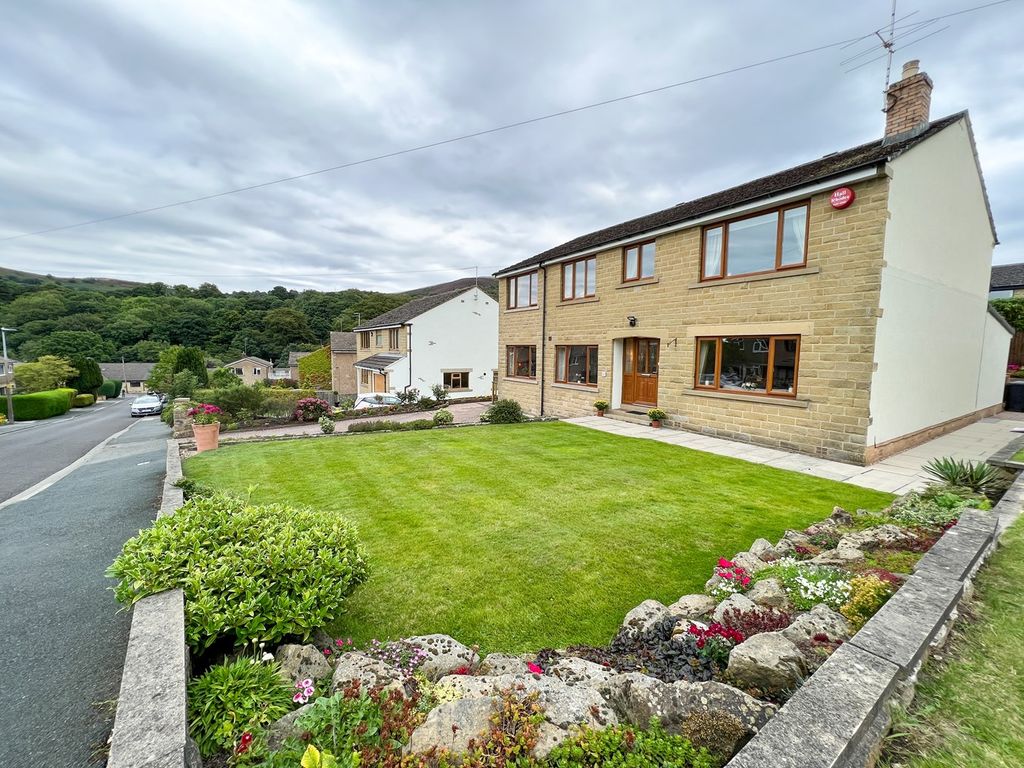 7 bed detached house for sale in Hillside Avenue, Hepworth, Holmfirth