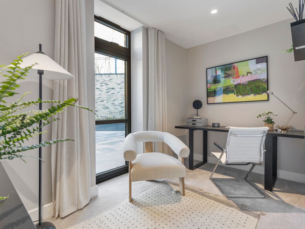 New home, 2 bed flat for sale in Plot 12 The Goldleaf Watford Road