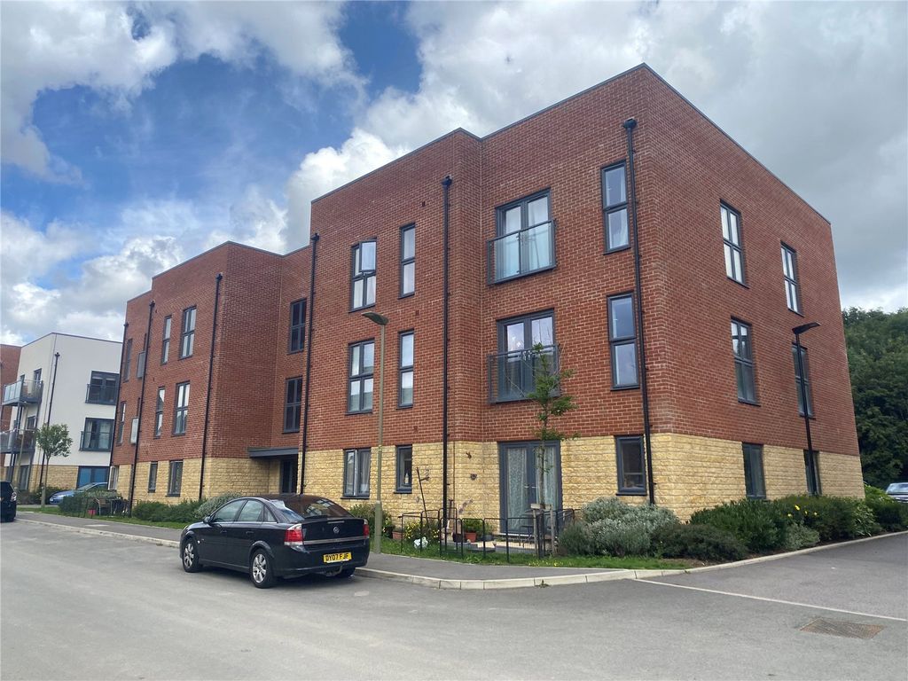 2 bed flat for sale in Furrow Crescent, Curbridge, Witney, Oxfordshire