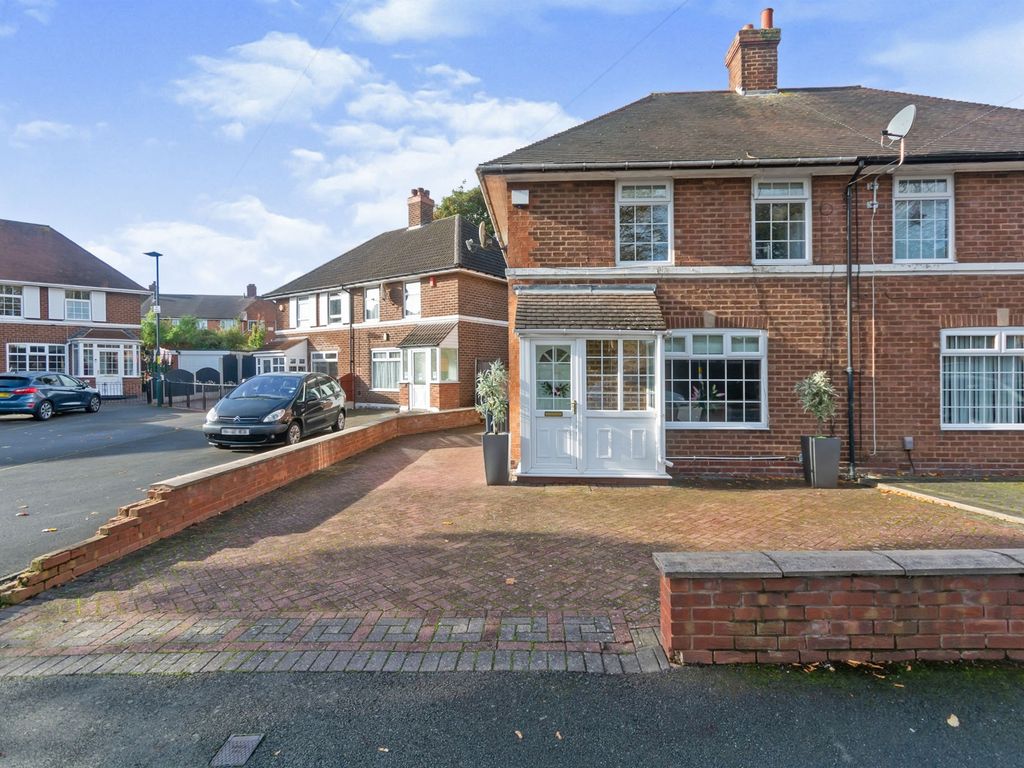 3 bed semidetached house for sale in Quarry Road B29 Zoopla