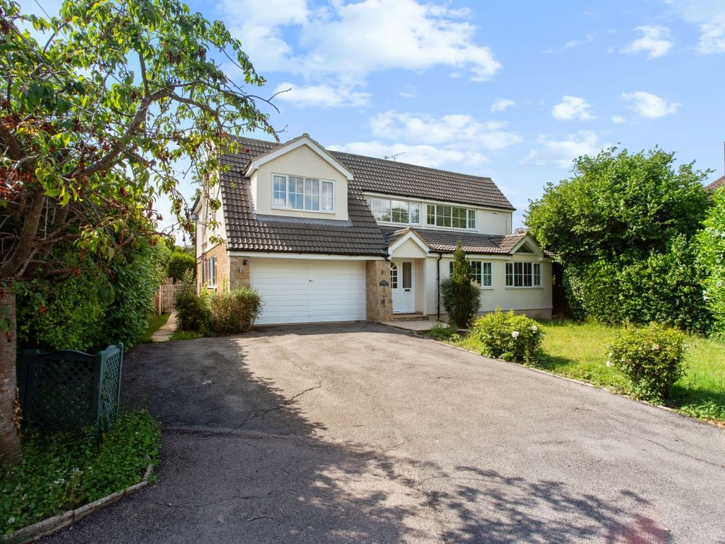 4 bed detached house to rent in Court Road, Maidenhead SL6, £4,000 pcm Zoopla