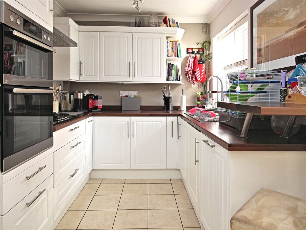 Property details for 10 St. Johns Road St. Johns Woking GU10 10SA