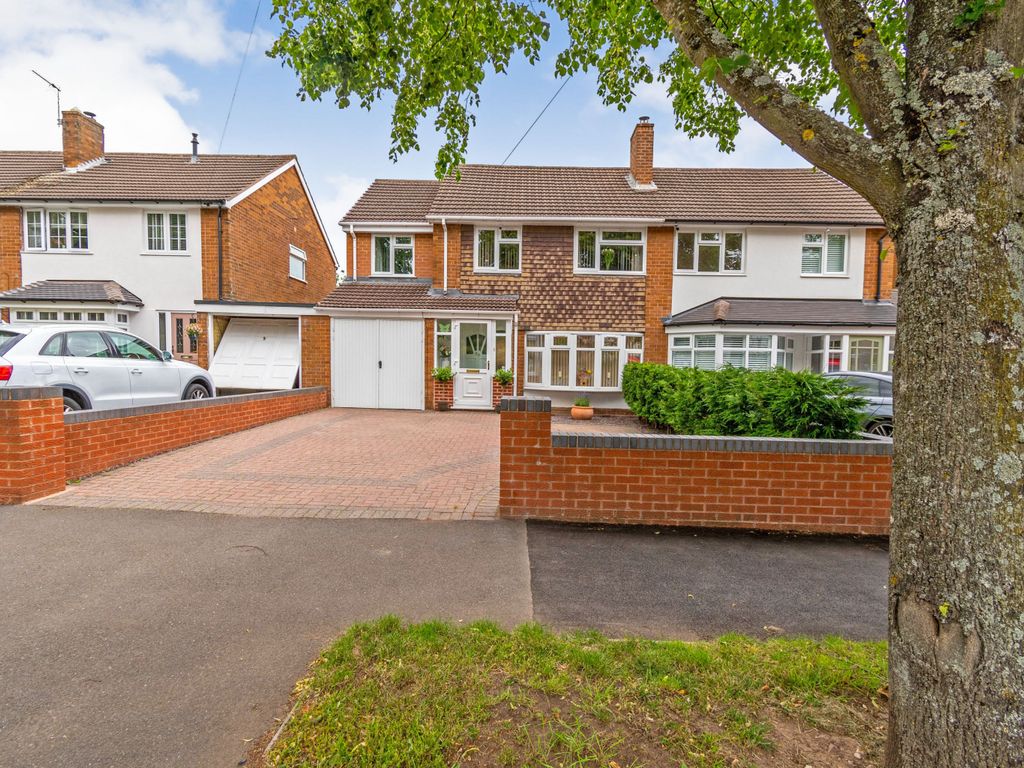 4 bed semidetached house for sale in Broad Lane North, Willenhall