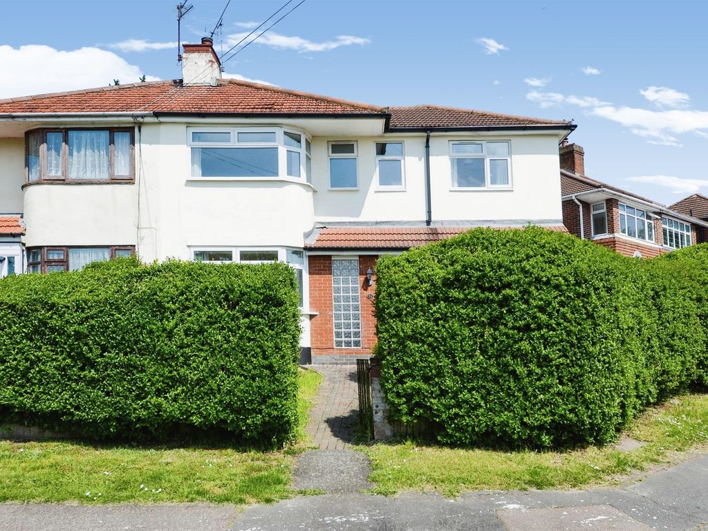 4 bed semidetached house for sale in Great Elms Road, Hemel Hempstead
