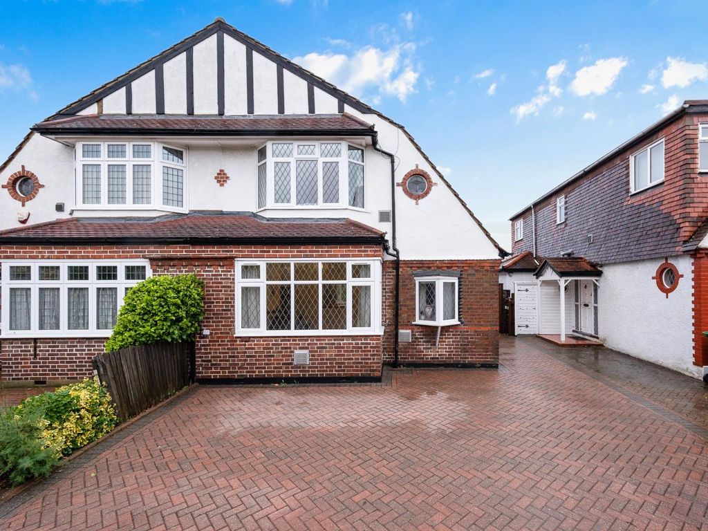 3 bed semidetached bungalow for sale in Ewell By Pass, Ewell, Epsom KT17, £575,000 Zoopla