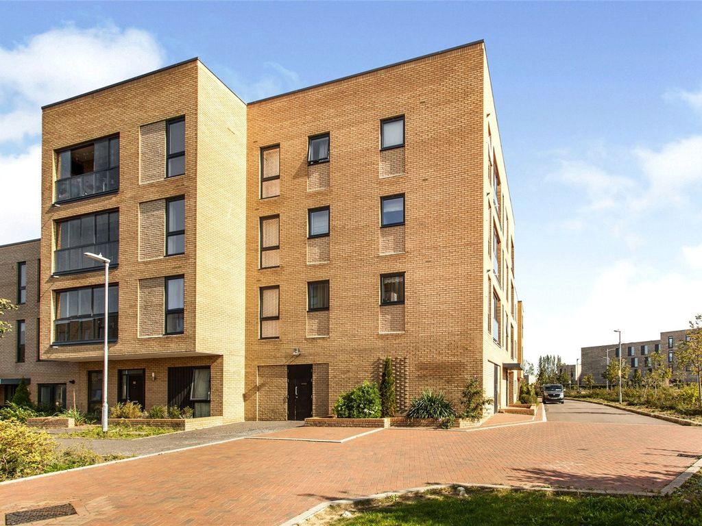 2 bed flat for sale in Ellis Road, Trumpington, Cambridge