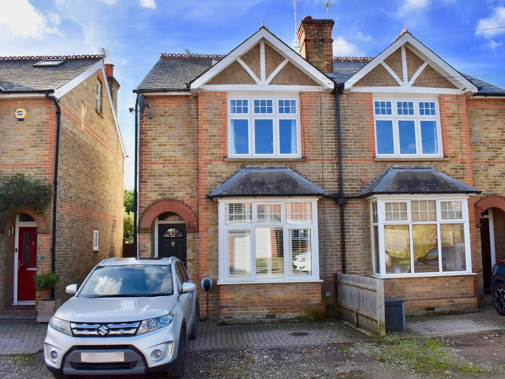 1 bed for sale in Maple Road, Ashtead KT21, £300,000 Zoopla