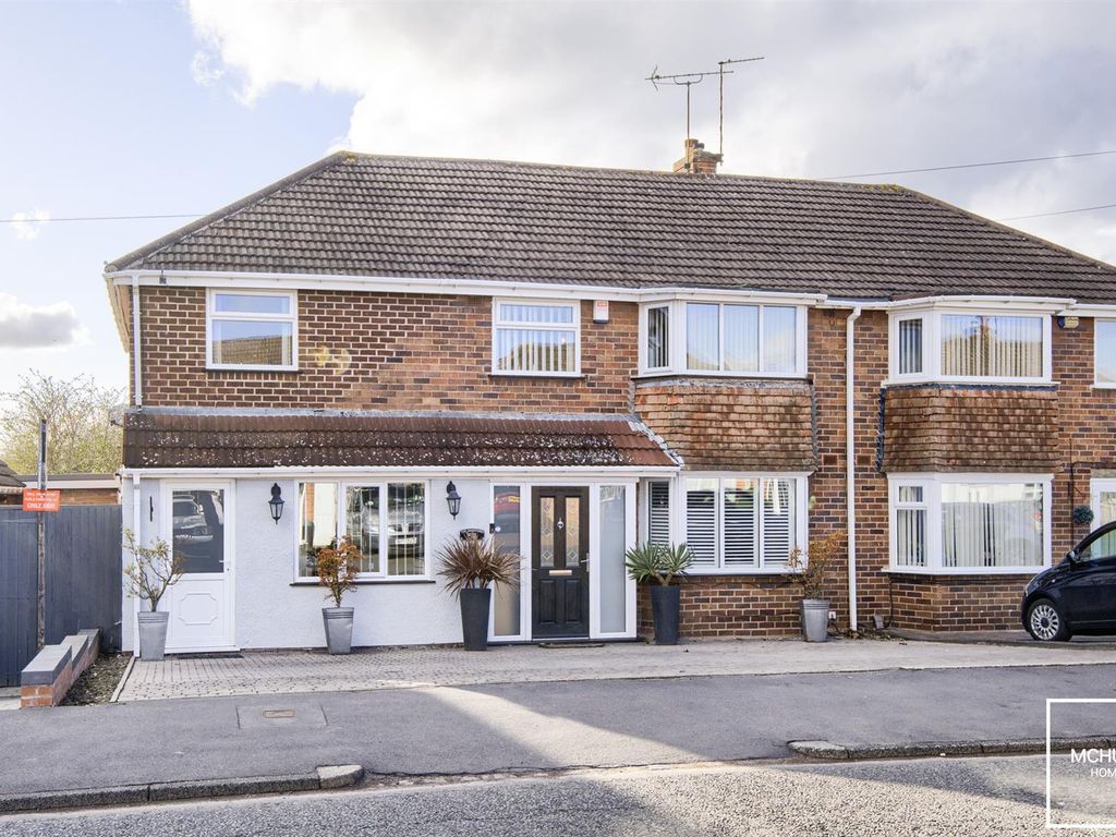 4 bed property for sale in Dunstall Road, Hayley Green, Halesowen B63