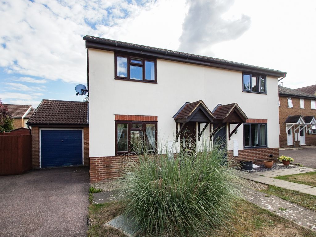 3 bed semidetached house for sale in Glenmore Road, Carterton