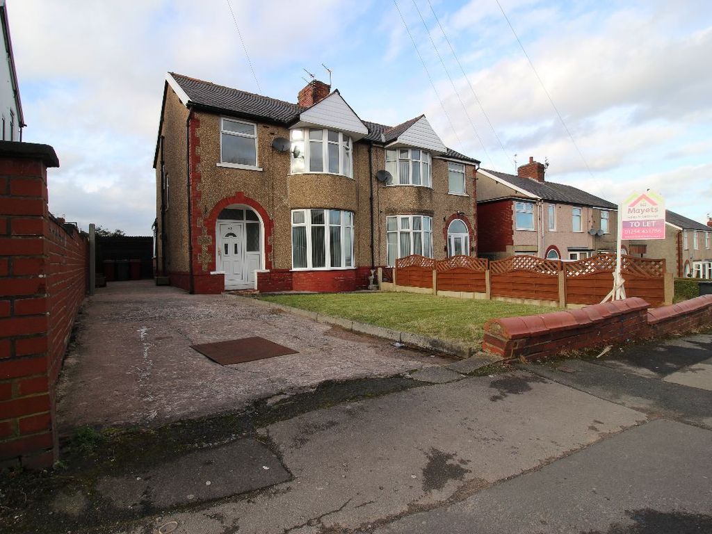 3 bed semidetached house to rent in Shadsworth Road, Blackburn BB1
