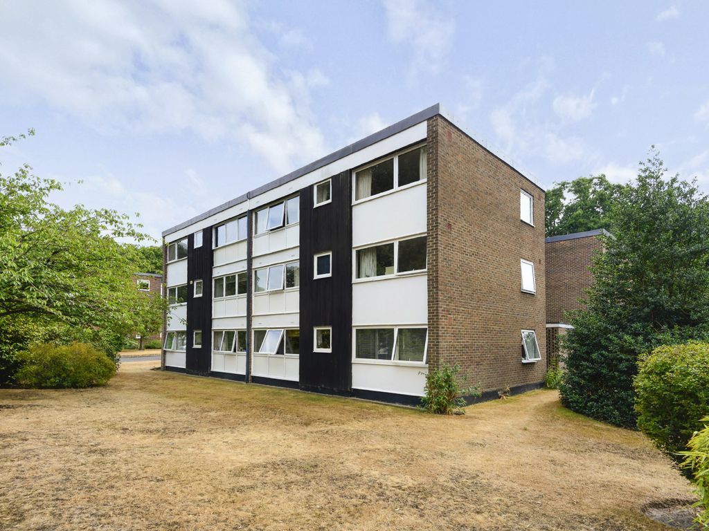 3 bed flat for sale in High Point, Weybridge KT13 Zoopla