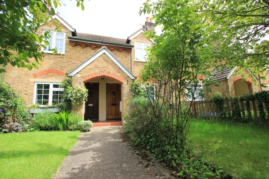 2 bed property to rent in Wellington Terrace, Victoria Road, Knaphill