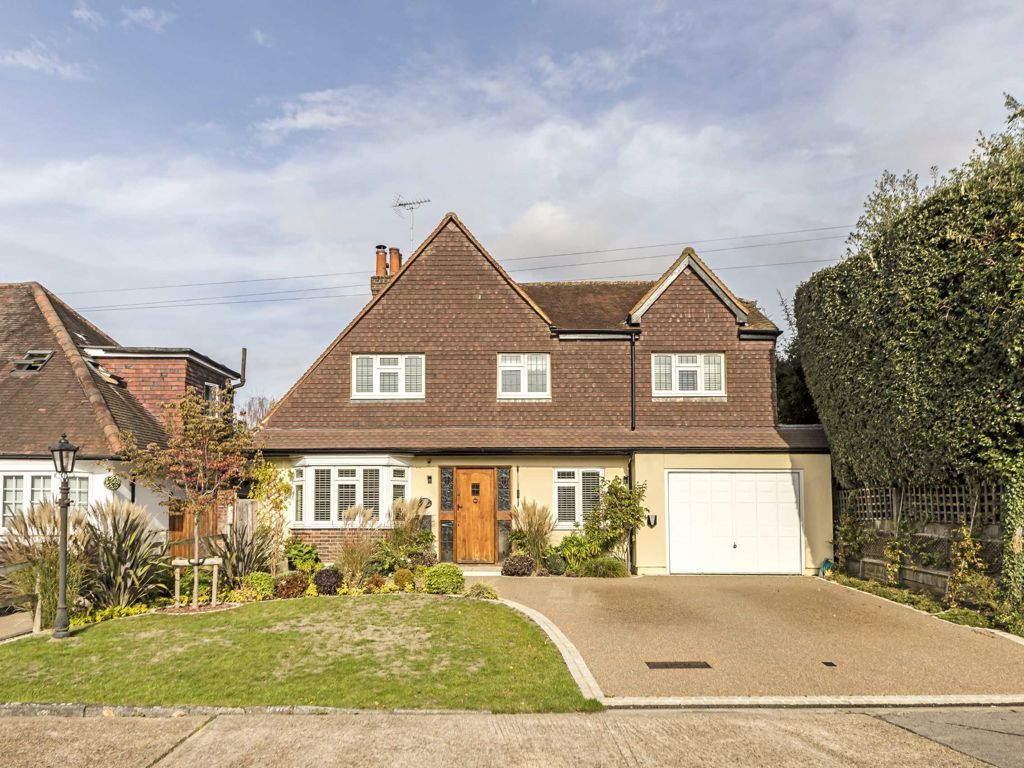 4 bed detached house for sale in Darby Gardens, SunburyOnThames TW16