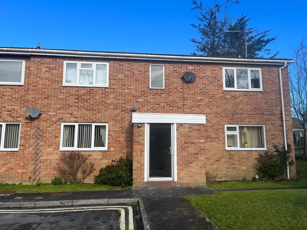 1 bed flat to rent in Berkeley Road, Yeovil BA20, £800 pcm Zoopla