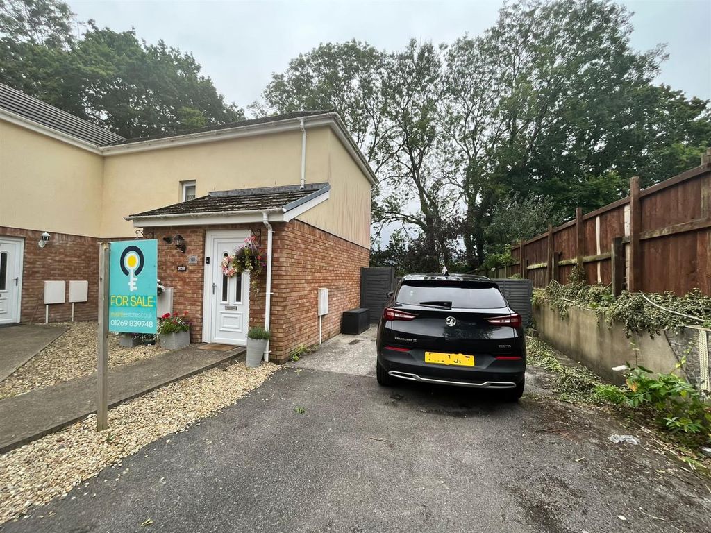 2 bed end terrace house for sale in Fforest Fach, Tycroes, Ammanford