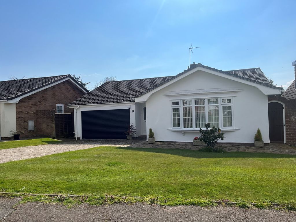 3 bed detached bungalow for sale in Tilgate Drive, BexhillOnSea TN39